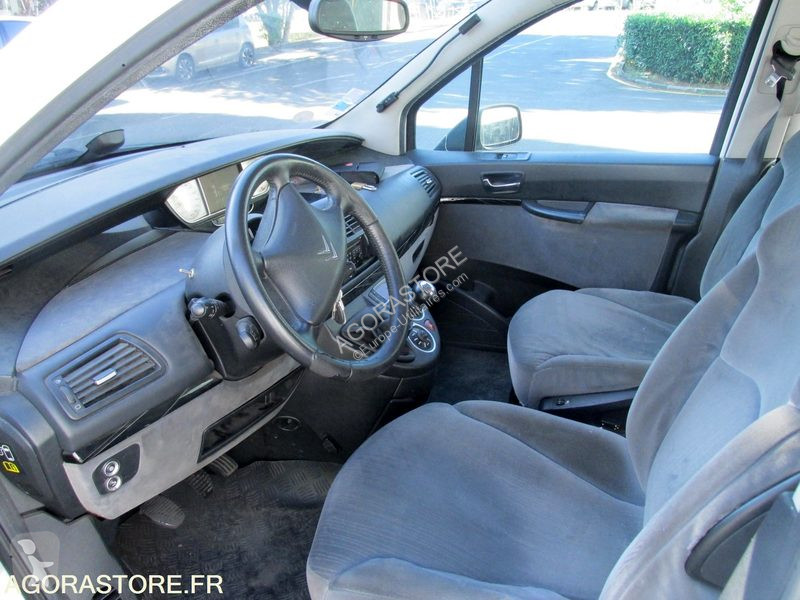 Véhicule utilitaire Citroën C8