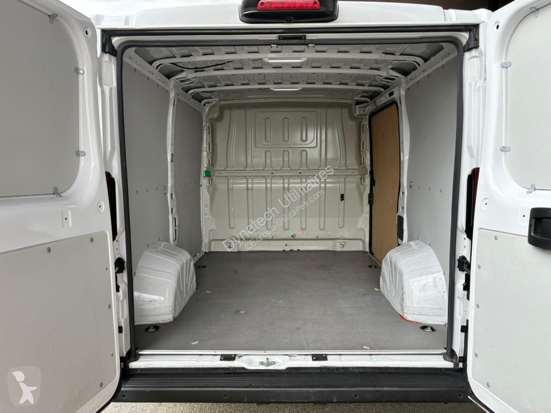 Véhicule utilitaire Peugeot 2.2 BLUEHDI S&S...