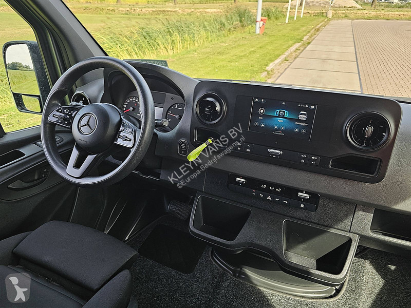 Véhicule utilitaire Mercedes 317 L2H2 LED Navi...