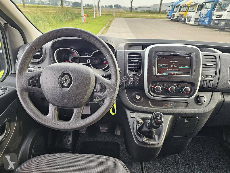 Лекотоварен автомобил Renault 2.0 DCI L2...
