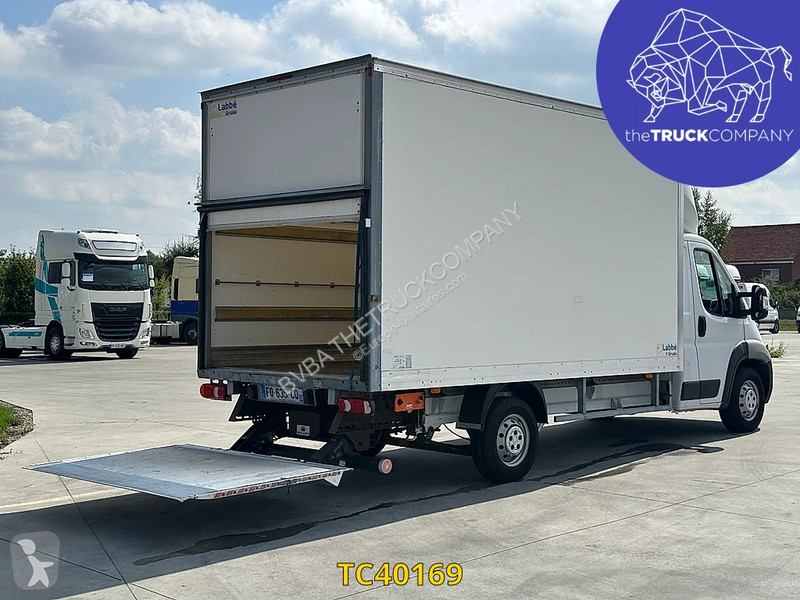 Bedrijfswagen Fiat 160cv caisse hayon