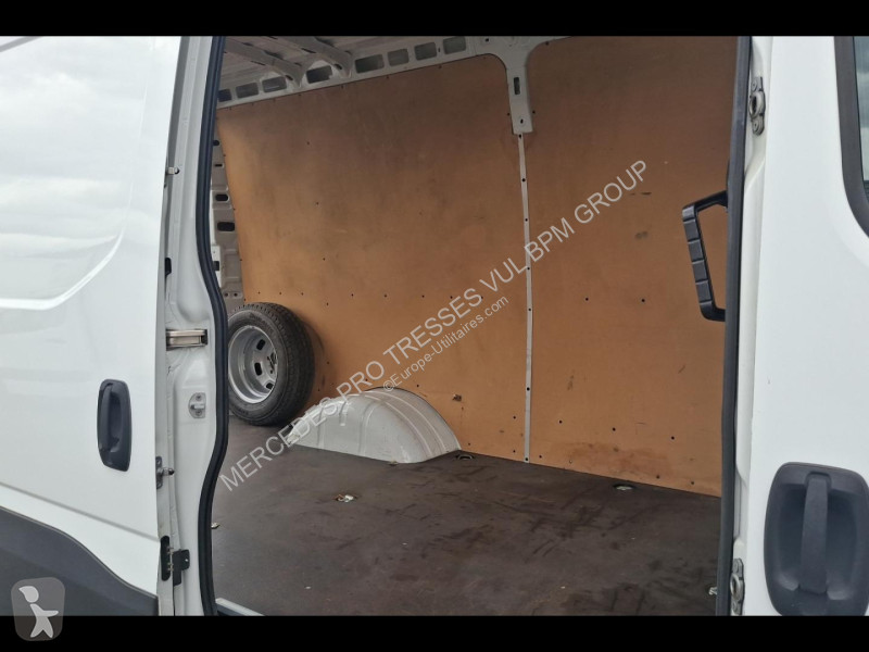 Véhicule utilitaire Iveco 35C Fg 35C14