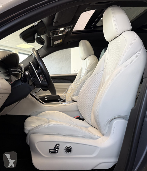 Véhicule utilitaire Maserati GRECALE 2.0 L4...