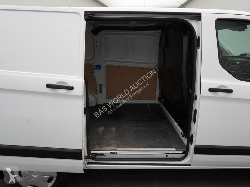 Véhicule utilitaire Ford 130PK