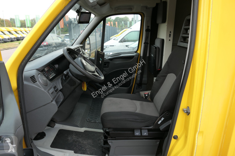Véhicule utilitaire Iveco Daily 35 S11 C30C...
