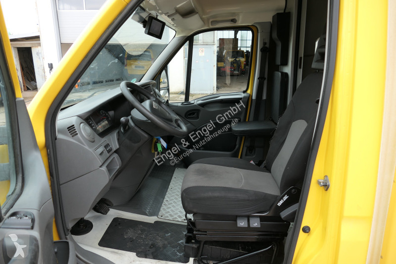 Véhicule utilitaire Iveco Daily 35 S11 C30C...