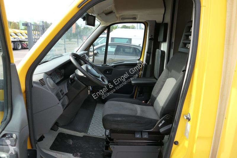 Véhicule utilitaire Iveco Daily 35 S11 C30C...