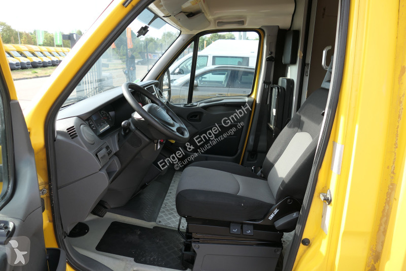 Véhicule utilitaire Iveco Daily 35 S11 C30C...
