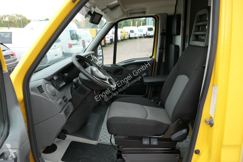 Véhicule utilitaire Iveco Daily 35 S11 C30C...