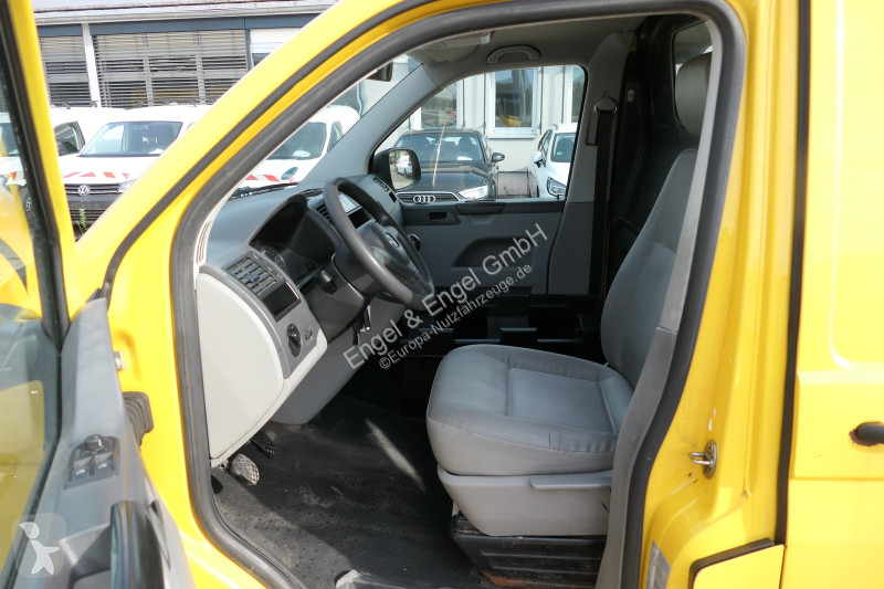 Véhicule utilitaire Volkswagen T5 Transporter...