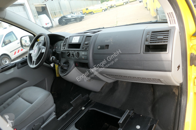 Véhicule utilitaire Volkswagen T5 Transporter...