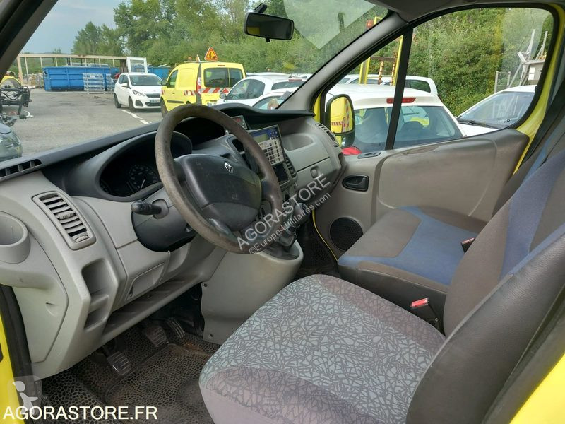 Véhicule utilitaire Renault TRAFIC