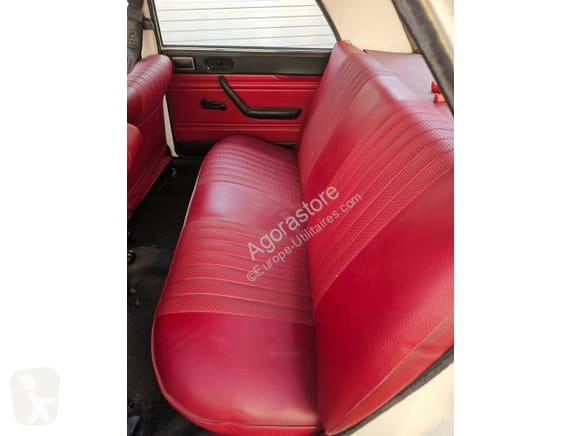 Véhicule utilitaire Peugeot 204