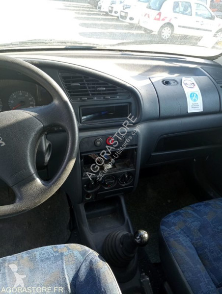 Véhicule utilitaire Peugeot PARTNER