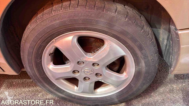 Véhicule utilitaire Opel VIVARO