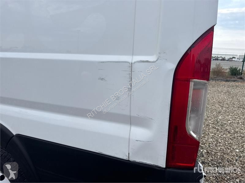 Véhicule utilitaire Opel 2.2