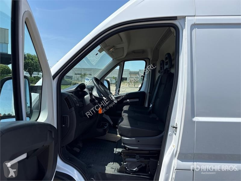 Véhicule utilitaire Opel 2.2 103 KW KA L4H2