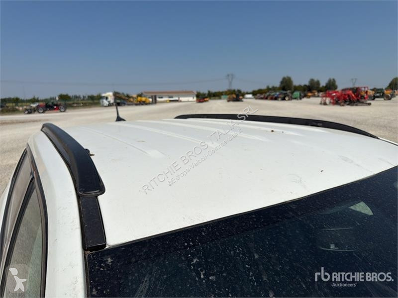 Лекотоварен автомобил Jeep 1.3