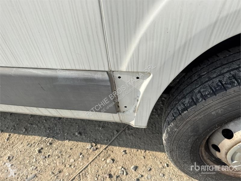 Комерційні автомобілі Peugeot Cargo Van