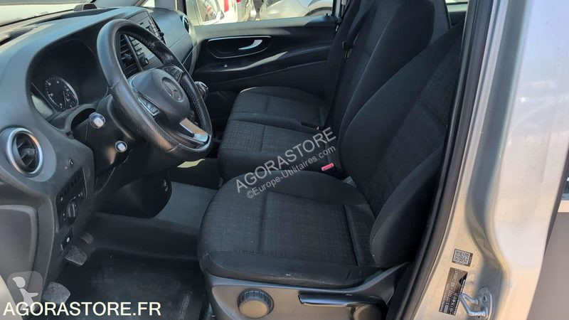 Véhicule utilitaire Mercedes VITO