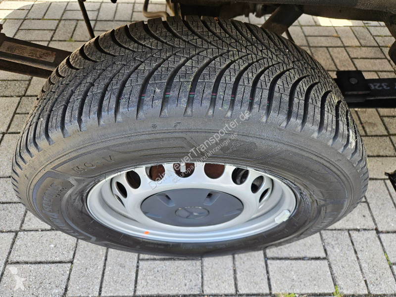 Véhicule utilitaire Mercedes 317 CDI...