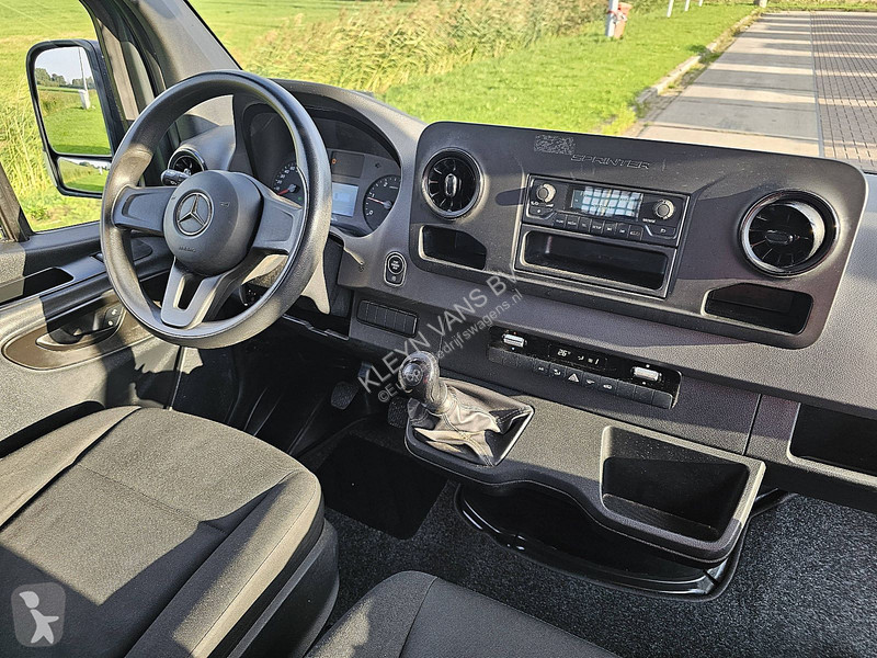 Лекотоварен автомобил Mercedes 315 L3...
