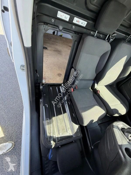 Véhicule utilitaire Peugeot