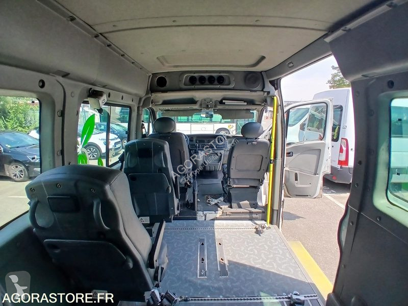 Комерційні автомобілі Renault MASTER