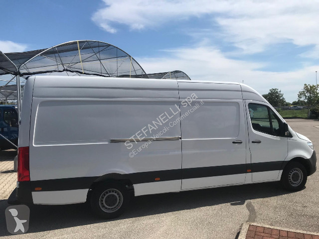 Комерційні автомобілі Mercedes Sprinter 315 2.0...