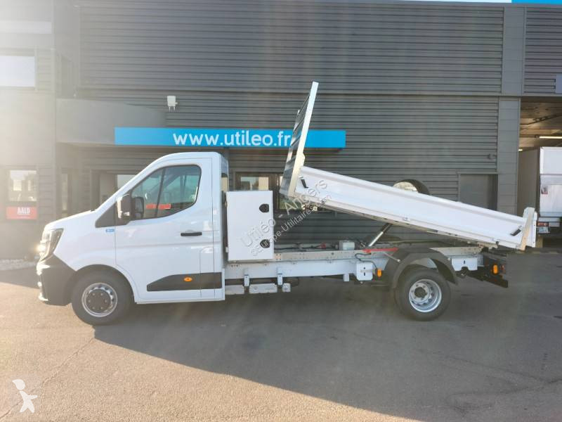 Véhicule utilitaire Nissan