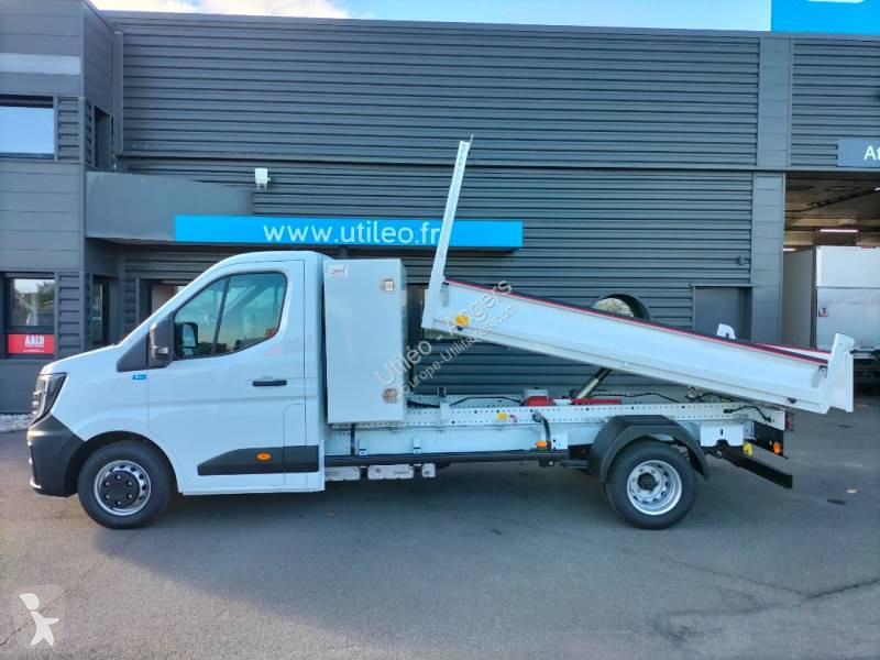 Véhicule utilitaire Nissan