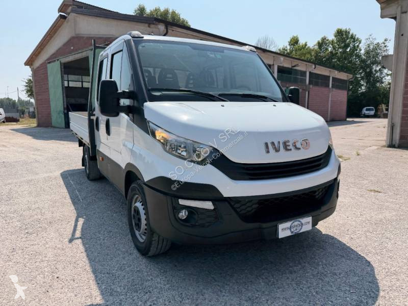 Лекотоварен автомобил Iveco 35S12