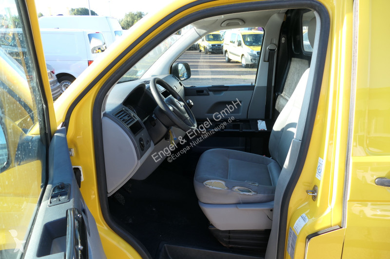 Лекотоварен автомобил Volkswagen T5 Transporter...