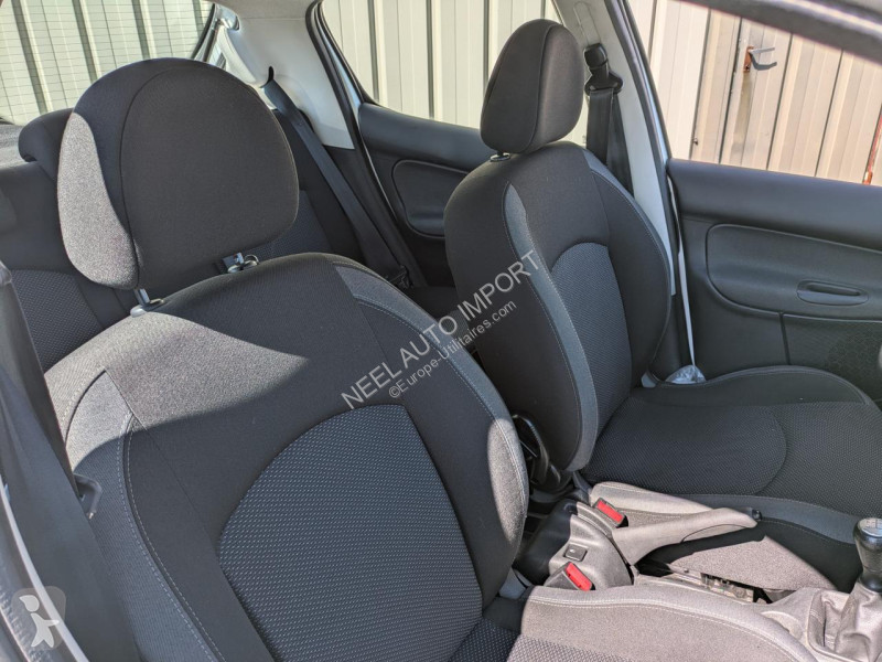 Лекотоварен автомобил Peugeot