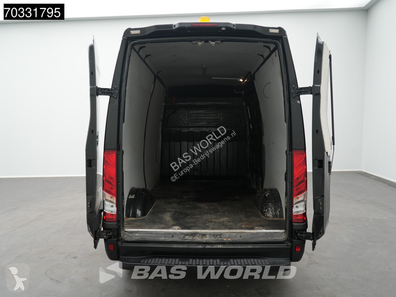 Коммерческий автомобиль Iveco 35S18 3.0 180PK...