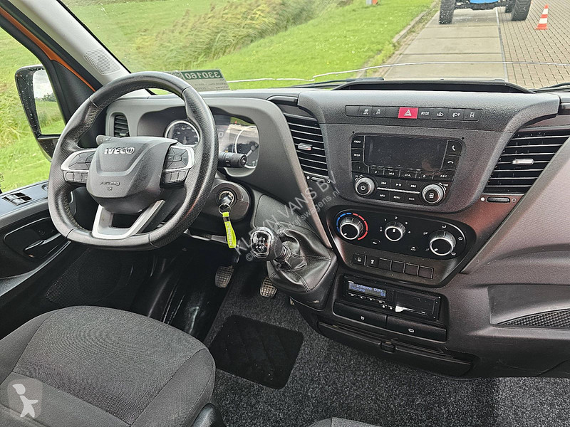 Furgoneta Iveco 35S18 3.0L 3 Zijden kipper