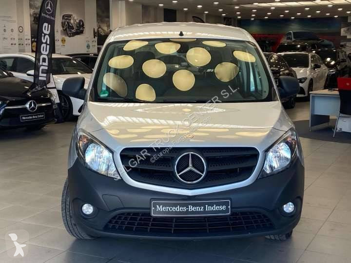 Furgoneta Mercedes