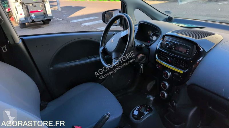 Лекотоварен автомобил Peugeot ION
