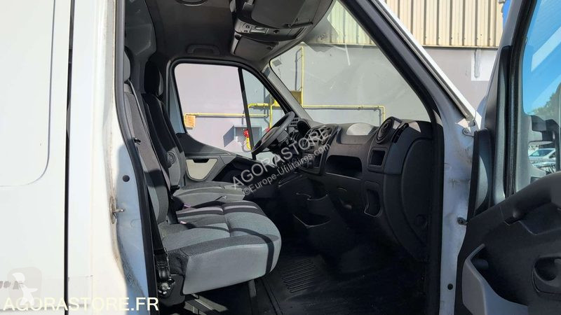 Лекотоварен автомобил Renault MASTER