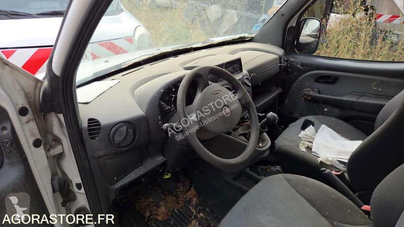 Лекотоварен автомобил Fiat DOBLO