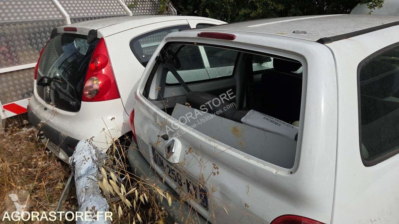 Лекотоварен автомобил Renault TWINGO