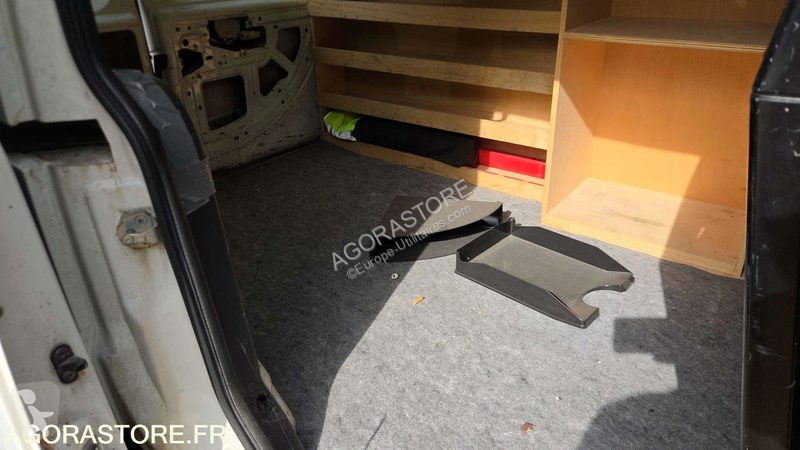 Лекотоварен автомобил Fiat DOBLO