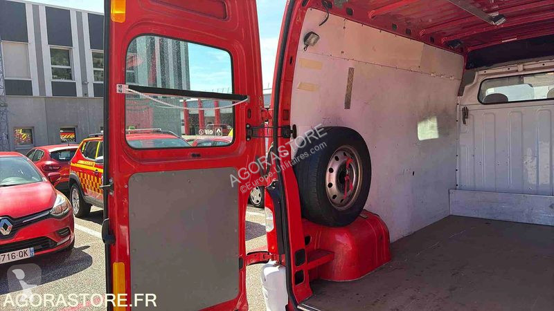 Лекотоварен автомобил Renault MASTER