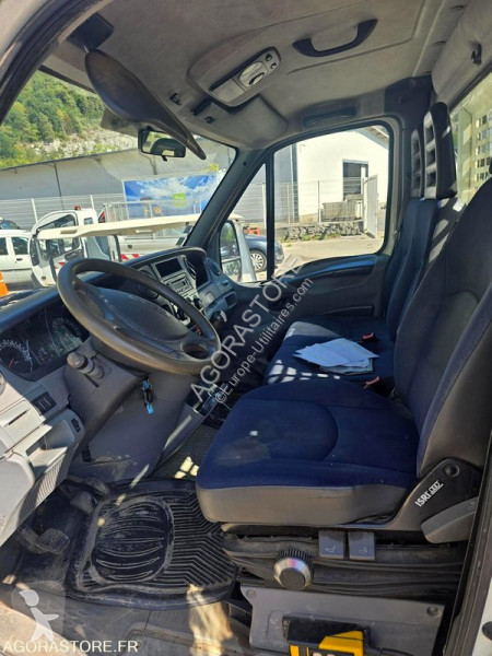 Лекотоварен автомобил Iveco 35C12