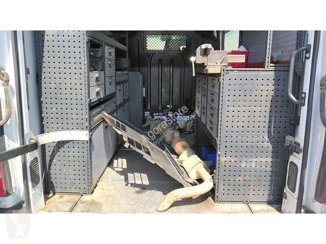 Лекотоварен автомобил Renault MASTER