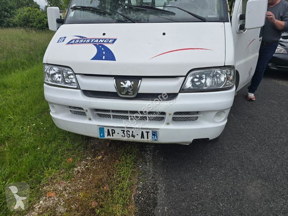 Лекотоварен автомобил Peugeot BOXER