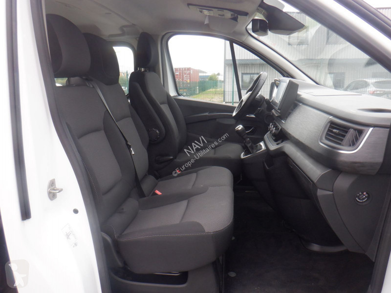 Лекотоварен автомобил Renault TRAFIC III FG...