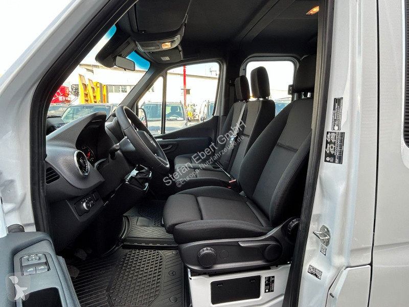 Лекотоварен автомобил Mercedes 317 CDI 4325...