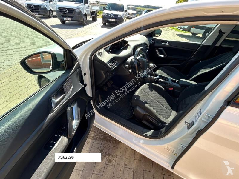 Лекотоварен автомобил Peugeot 308