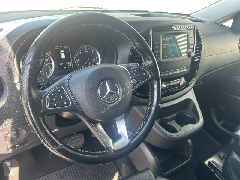 Bedrijfswagen Mercedes III